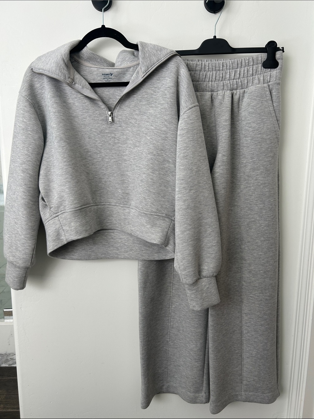Women’s Gray Hooded Zip Pullover & Loungewear Sweat Set